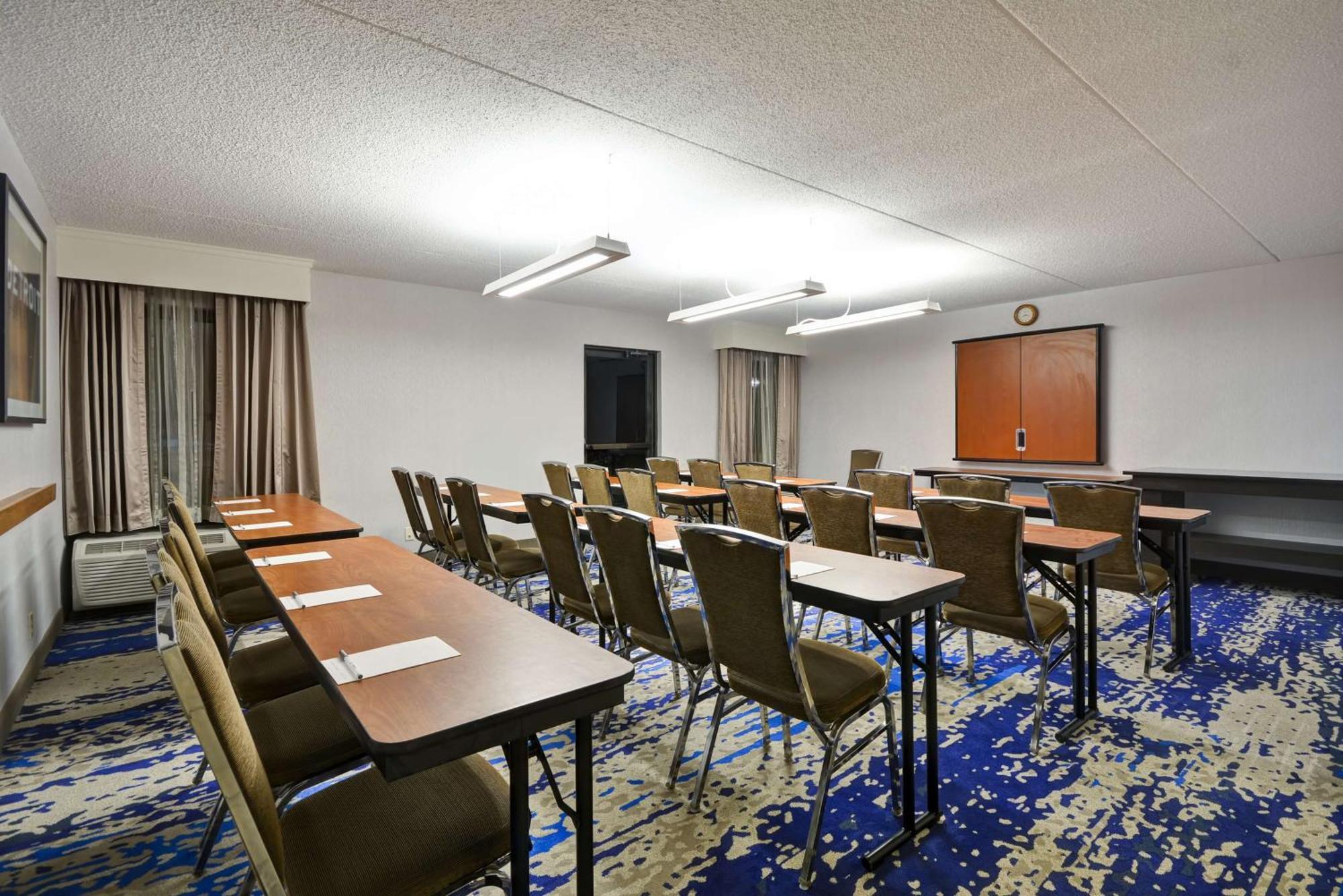 Hampton Inn Detroit Northville Zewnętrze zdjęcie