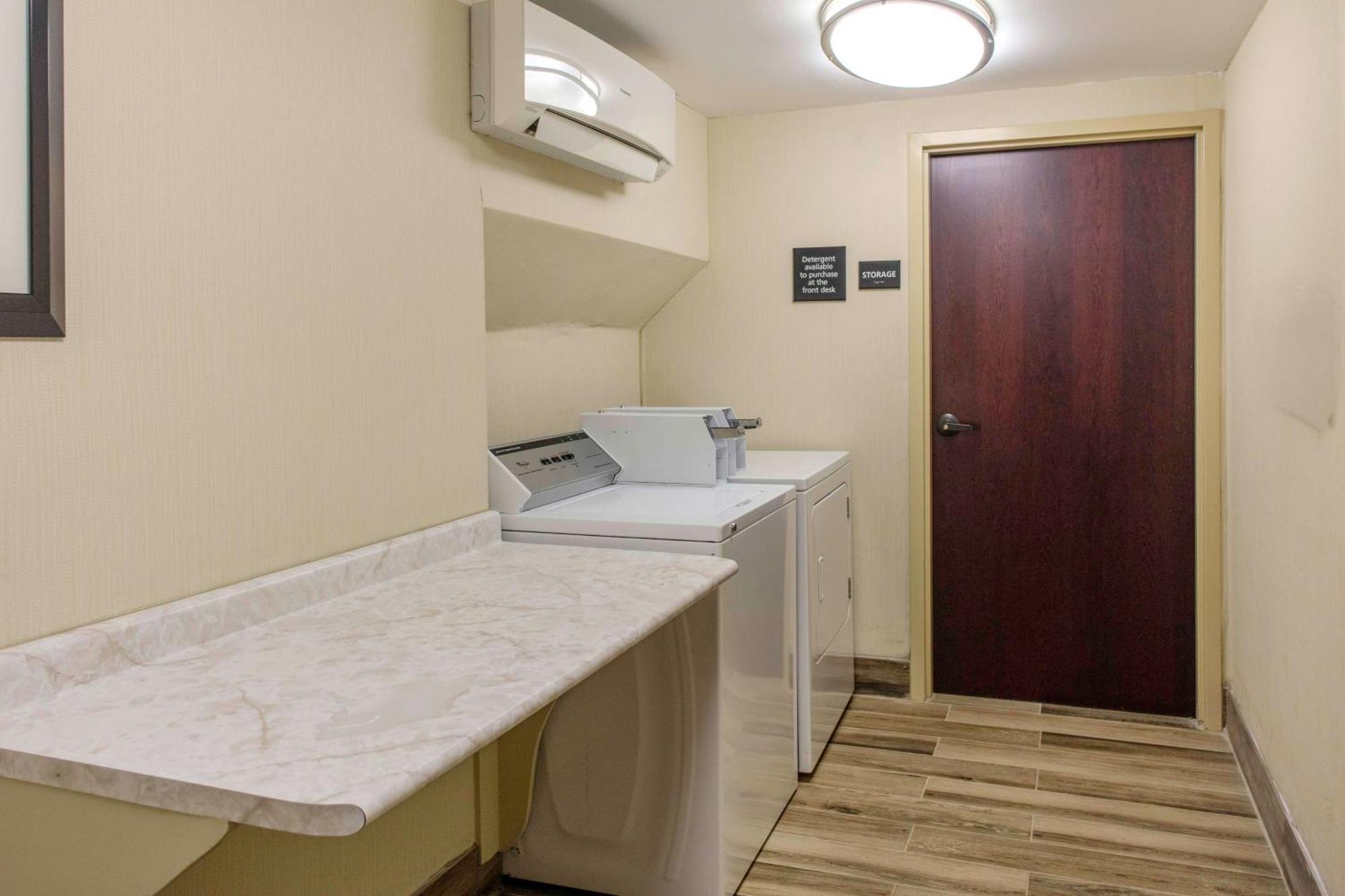 Hampton Inn Detroit Northville Zewnętrze zdjęcie