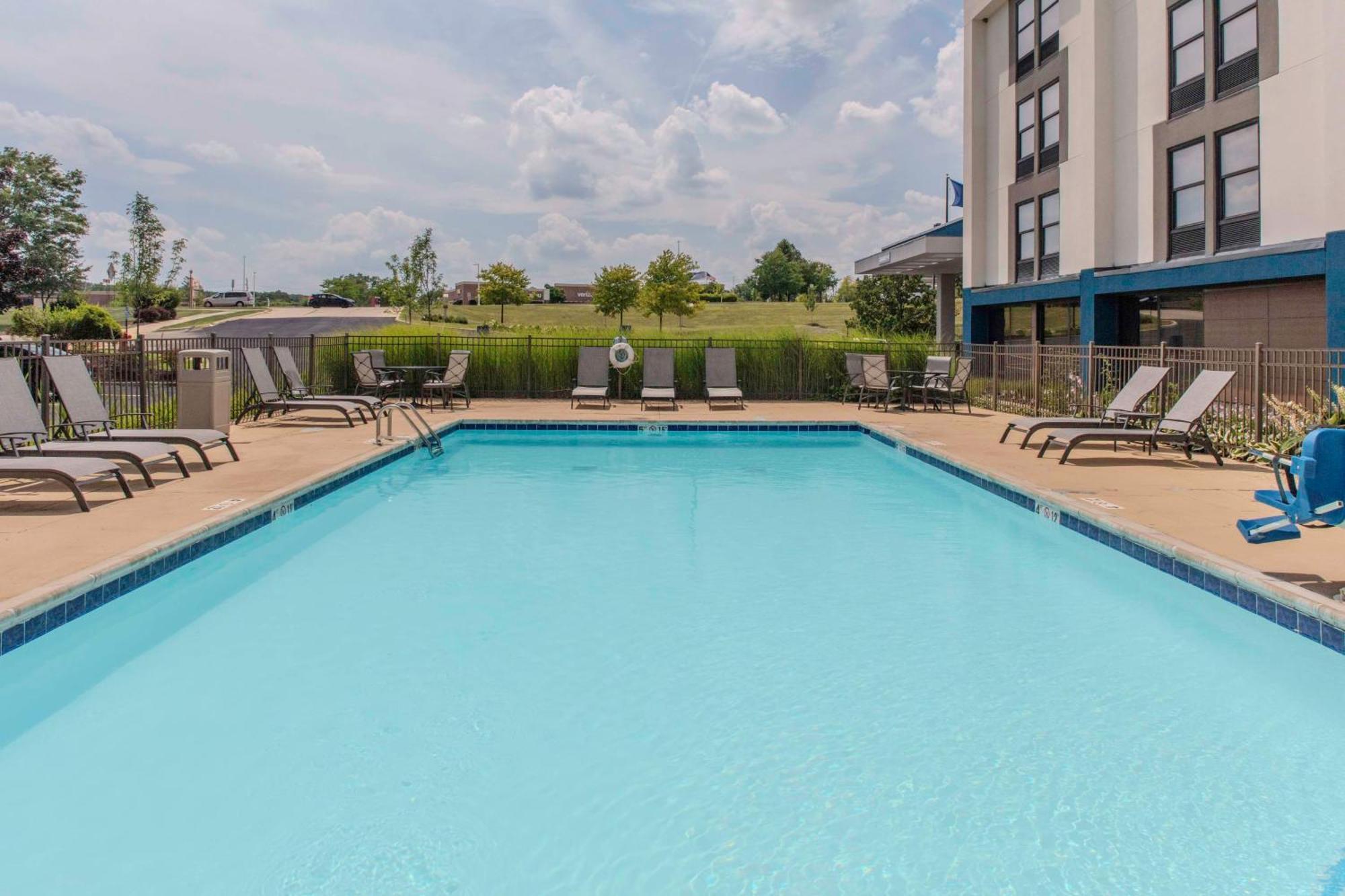 Hampton Inn Detroit Northville Zewnętrze zdjęcie