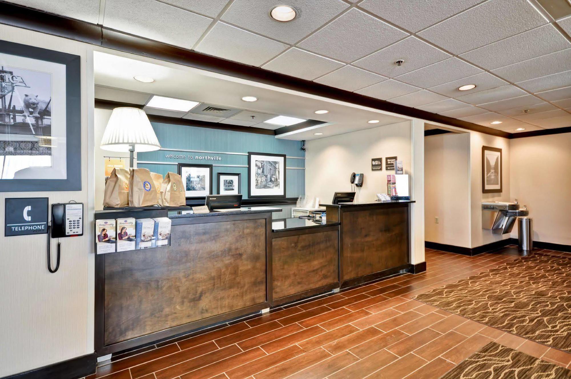 Hampton Inn Detroit Northville Zewnętrze zdjęcie
