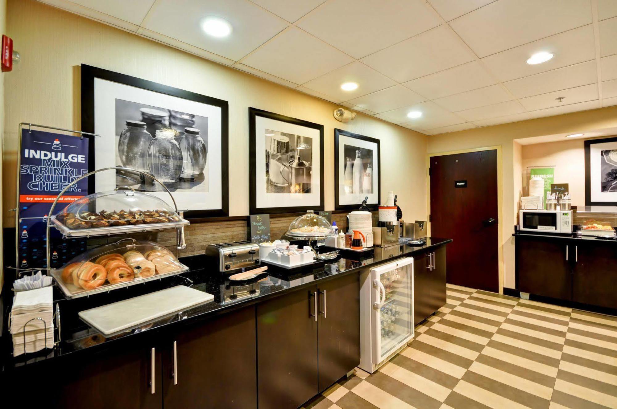 Hampton Inn Detroit Northville Zewnętrze zdjęcie